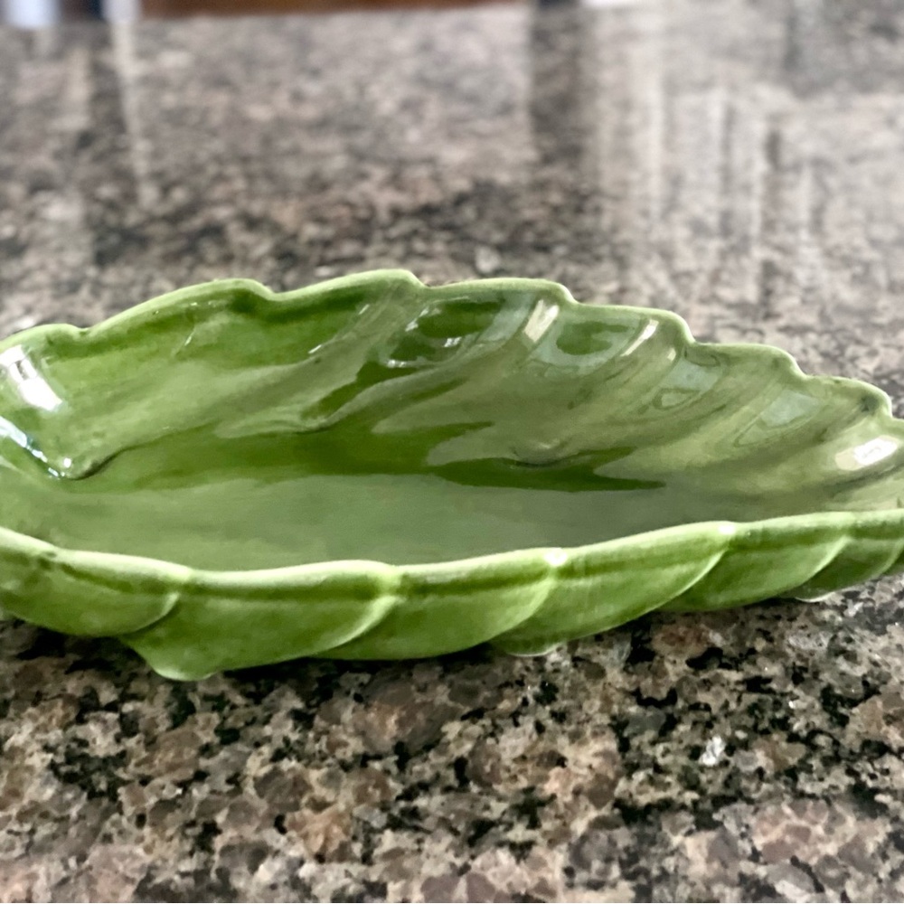 Italian Green Leaf-Shaped Ceramic Dish - Picture 5 of 11